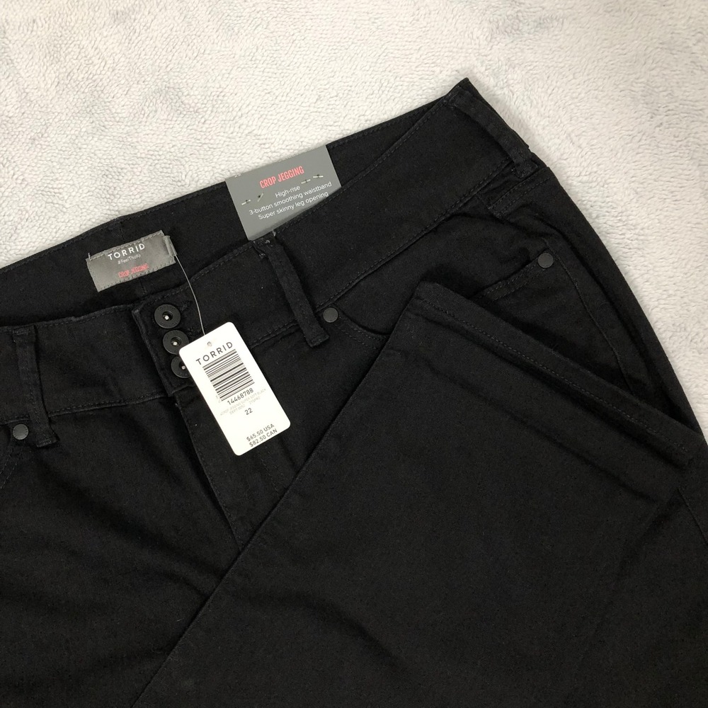 Torrid Crop Jegging Women's Size 22 Black High Rise Super Soft Skinny 42x23 NWT
